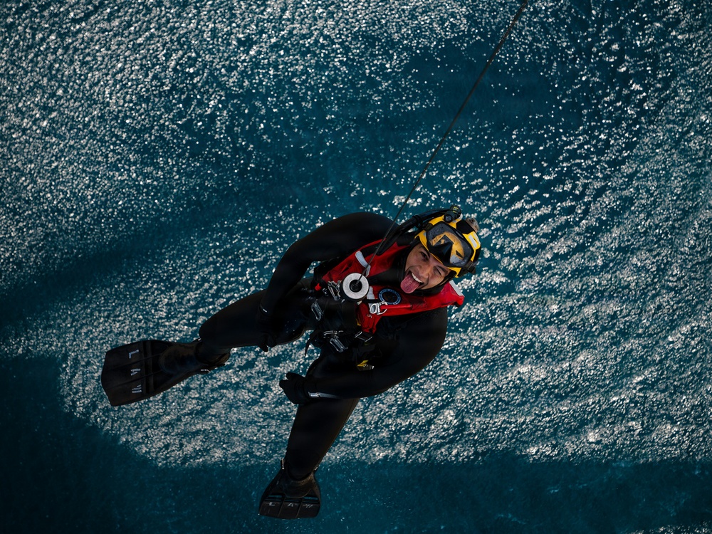 Coast Guard Air Station Ventura conducts training