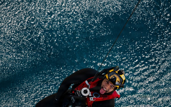 Coast Guard Air Station Ventura conducts training
