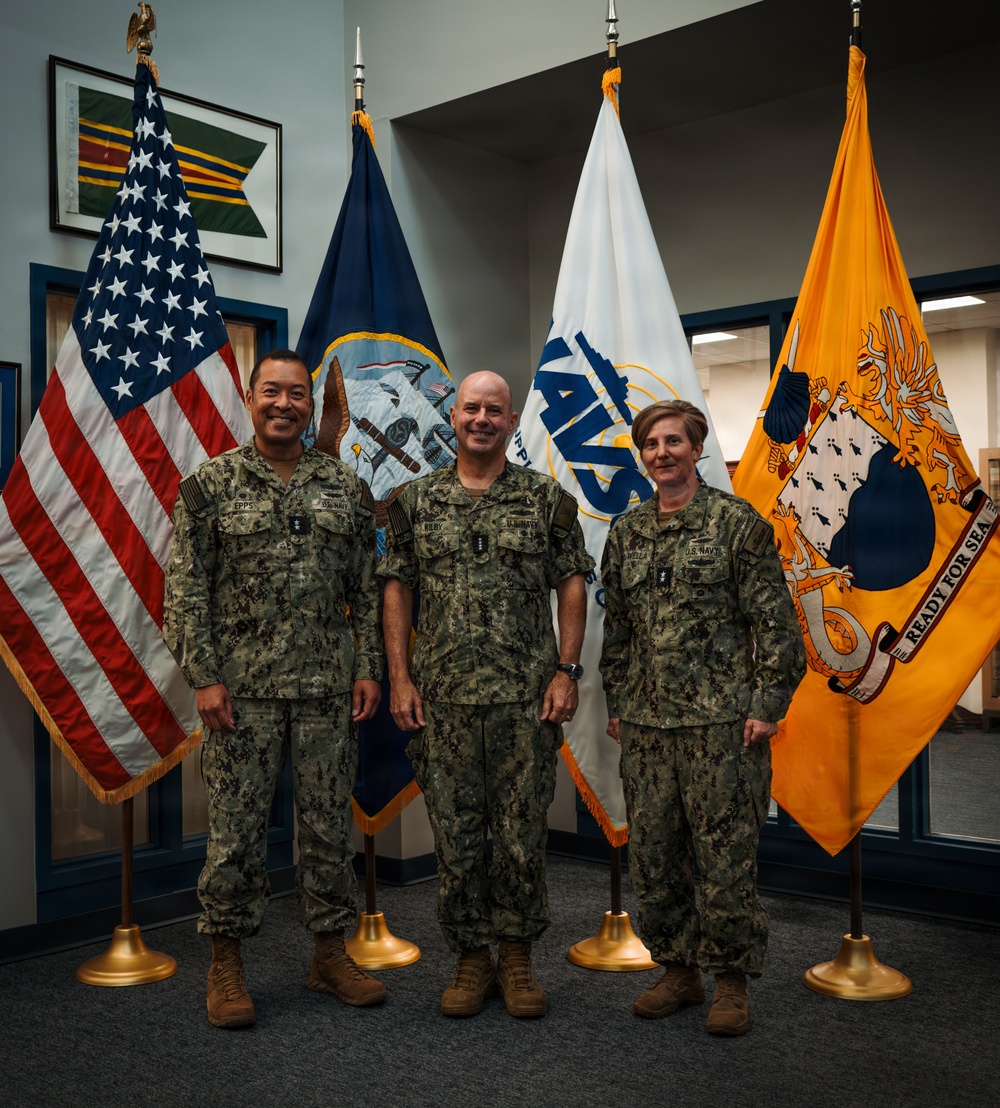 VCNO visits Naval Supply Systems Command