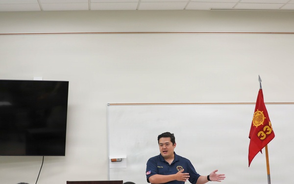 Washington ARA Jonathan Pan Meets with 332nd MCT Before Deployment