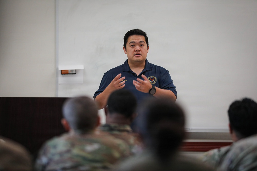 Washington ARA Jonathan Pan Meets with 332nd MCT Before Deployment