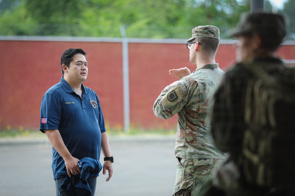 Washington ARA Jonathan Pan Meets with 332nd MCT Before Deployment