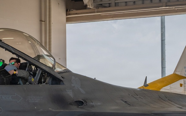 F-16 Maintenance at Holloman