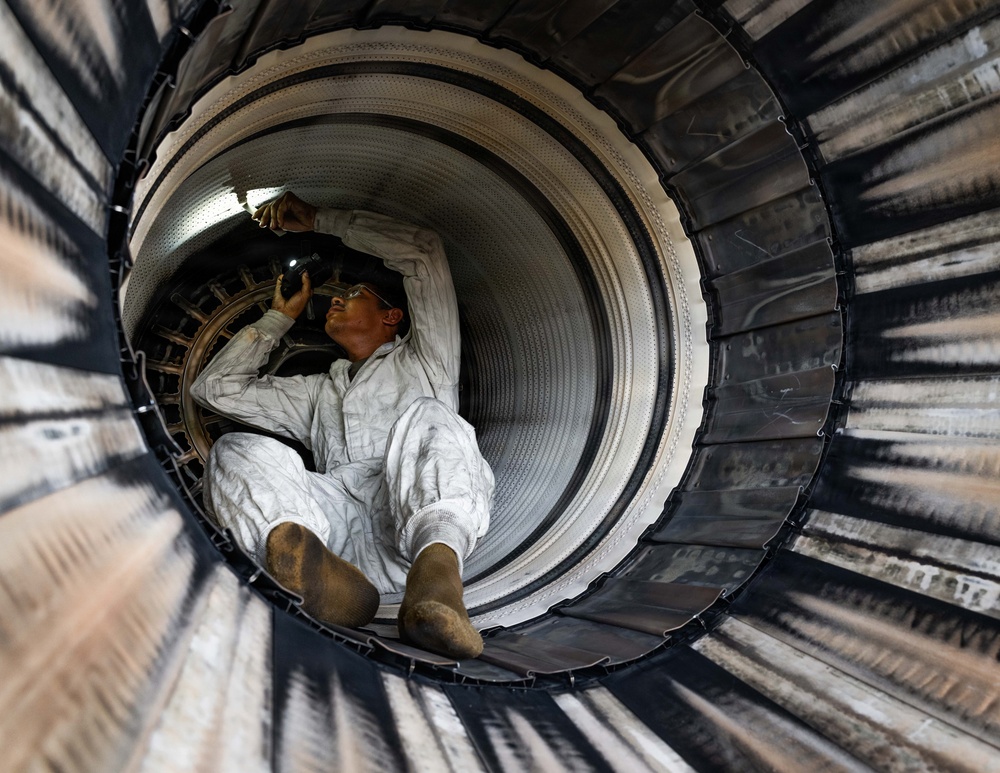 F-16 Maintenance at Holloman