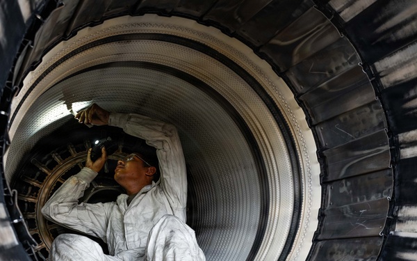 F-16 Maintenance at Holloman