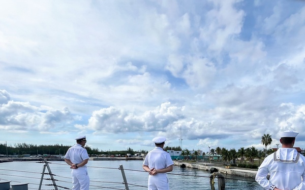 USS Cooperstown Arrives in Bahamas
