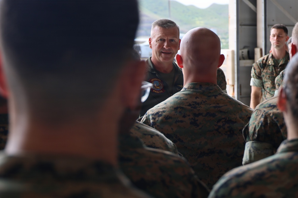 1st Marine Aircraft Wing Commander visits Marine Wing Support Squadron 174