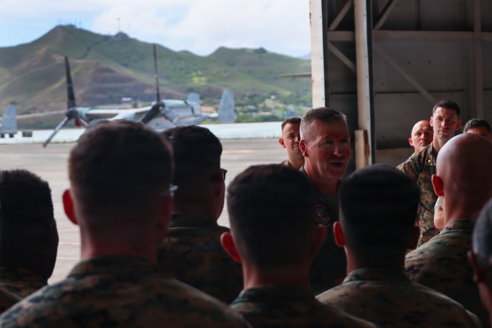 1st Marine Aircraft Wing Commander visits Marine Wing Support Squadron 174