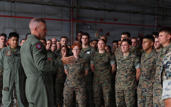 1st Marine Aircraft Wing visits Marine Wing Support Squadron 174
