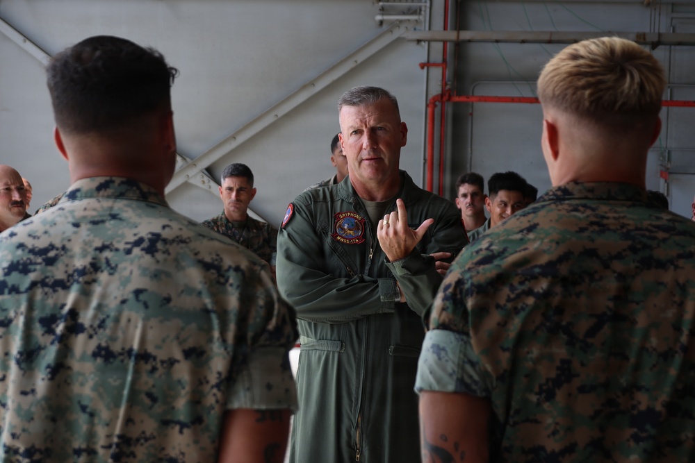 1st Marine Aircraft Wing Commander visits Marine Wing Support Squadron 174