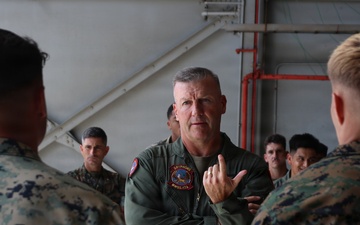 1st Marine Aircraft Wing Commander visits Marine Wing Support Squadron 174