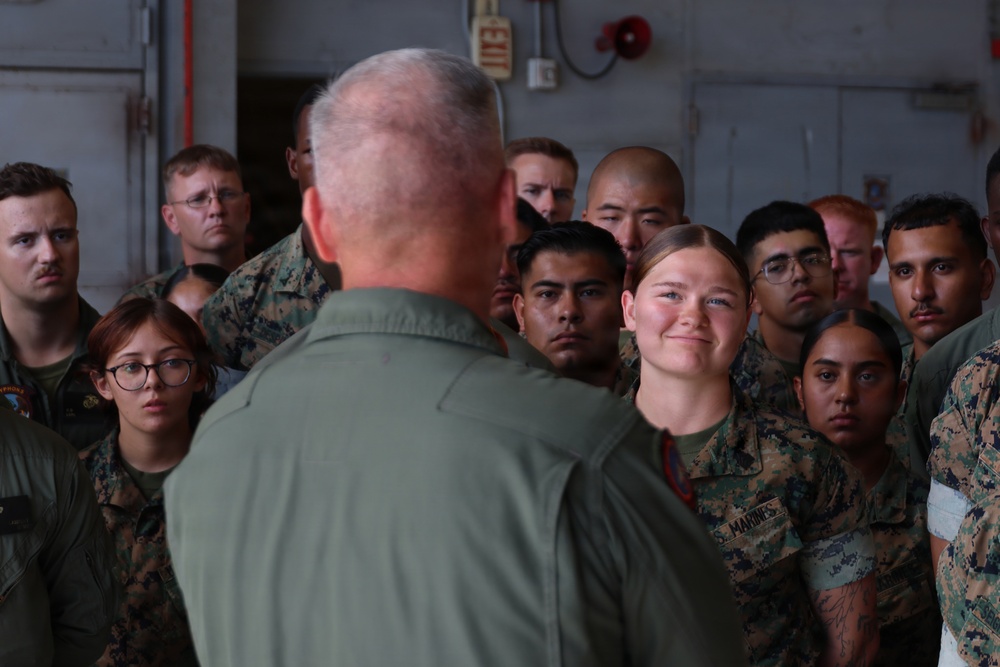 1st Marine Aircraft Wing Commander visits Marine Wing Support Squadron 174