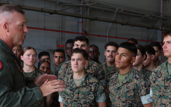 1st Marine Aircraft Wing visits Marine Wing Support Squadron 174