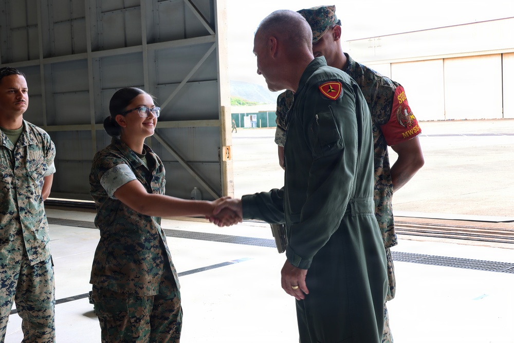 1st Marine Aircraft Wing Commander visits Marine Wing Support Squadron 174