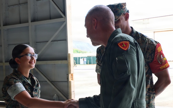 1st Marine Aircraft Wing visits Marine Wing Support Squadron 174