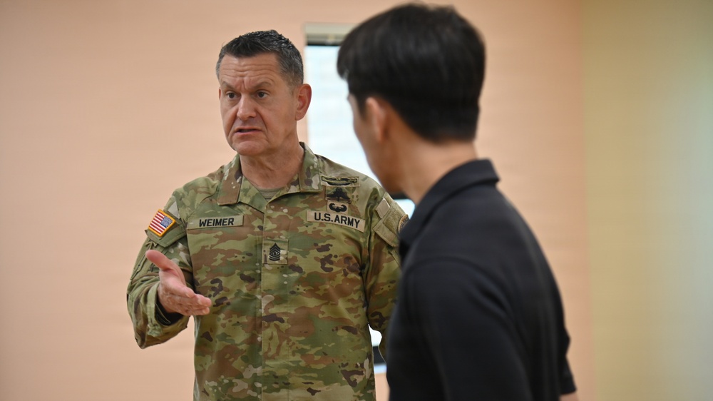 SMA Weimer visits USAG Hawaii to assess infrastructure, quality of life
