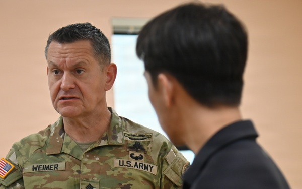 SMA Weimer visits USAG Hawaii to assess infrastructure, quality of life