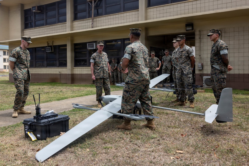 The Commandant and Sergeant Major of the Marine Corps visit 3rd MLR
