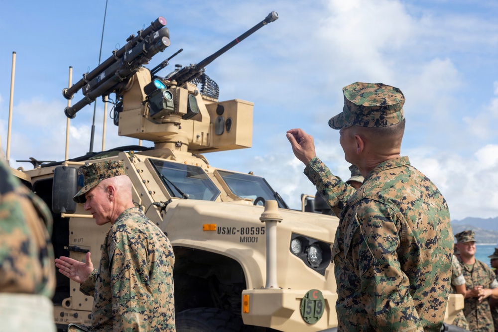 The Commandant and Sergeant Major of the Marine Corps visit 3rd MLR