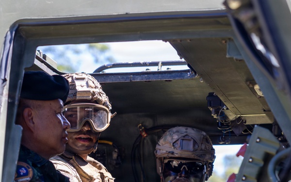 Royal Thai Army leadership visits Schofield Barracks