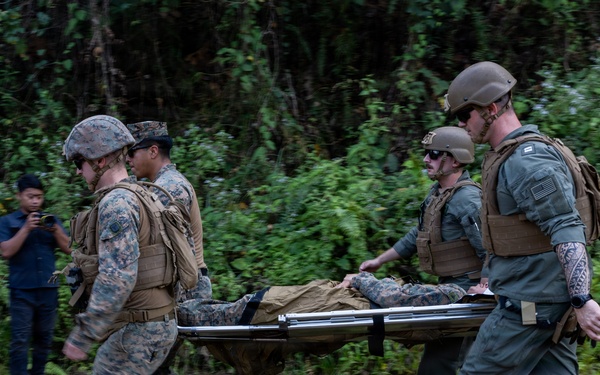 MRF-D Marines, Sailors perform casualty care training with Indonesian marines