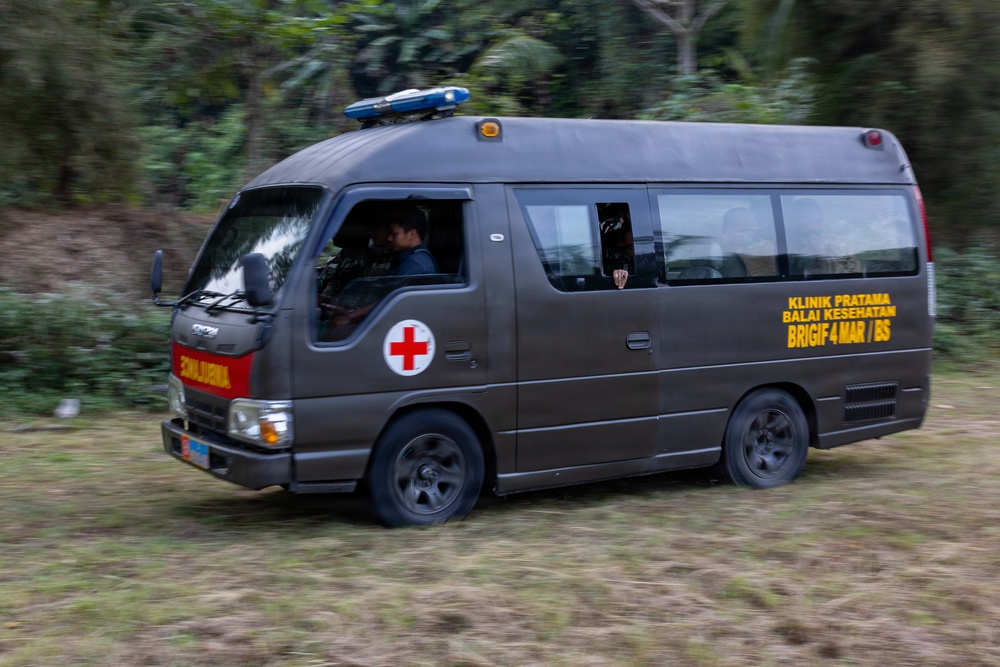 MRF-D Marines, Sailors perform casualty care training with Indonesian marines