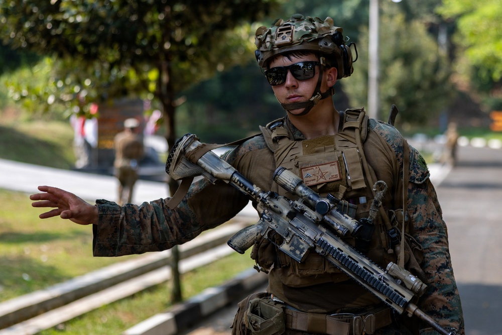 MRF-D Marines, Sailors perform casualty care training with Indonesian marines