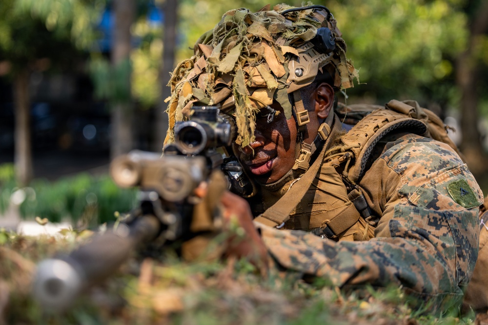 MRF-D Marines, Sailors perform casualty care training with Indonesian marines