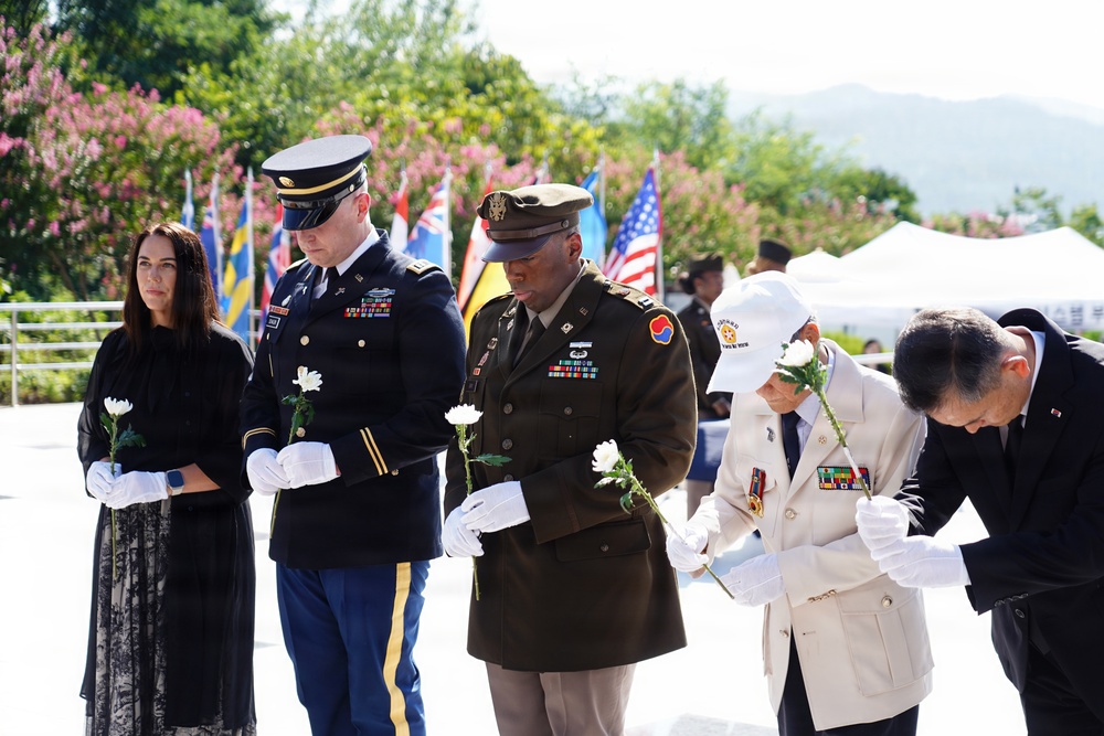 Flowers preserve the memory of 41 fallen Soldiers