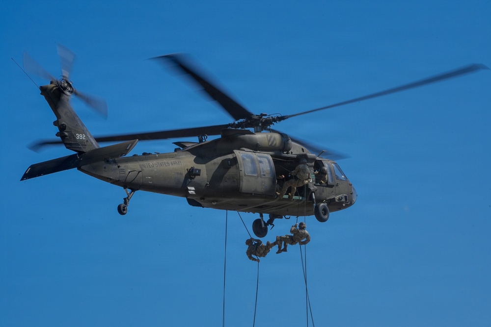 Air Assault Helicopter Rappel