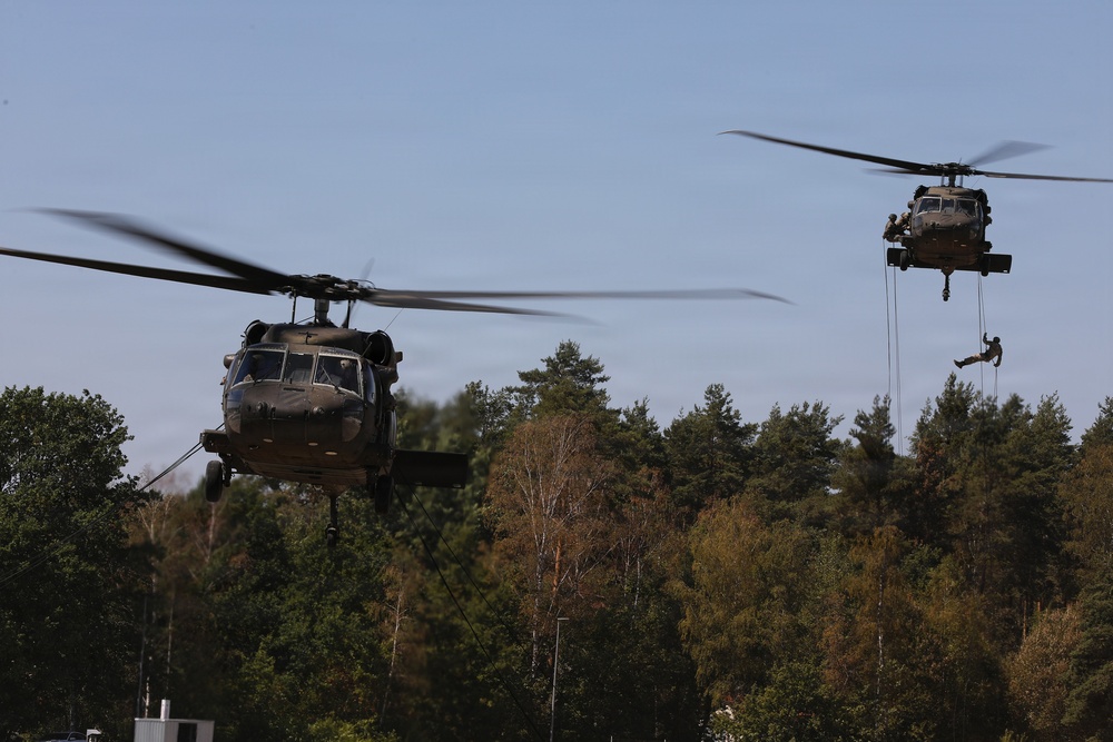 Air Assault Helicopter Rappel