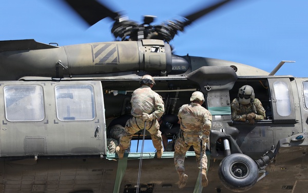 Air Assault Helicopter Rappel