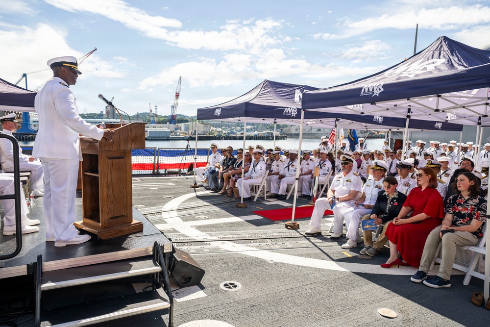 DESRON 15 holds change of command ceremony aboard USS Howard (DDG 83) at Commander, Fleet Activities Yokosuka, Japan