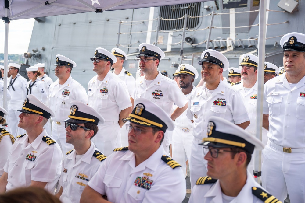 DESRON 15 holds change of command ceremony aboard USS Howard (DDG 83) at Commander, Fleet Activities Yokosuka, Japan