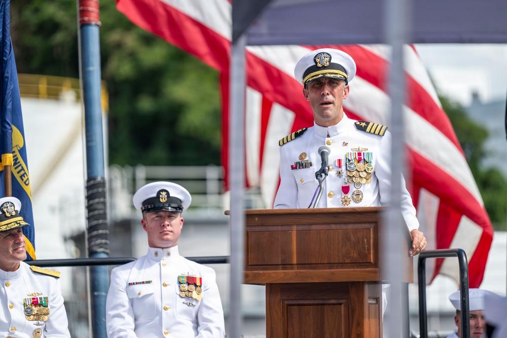 DESRON 15 holds change of command ceremony aboard USS Howard (DDG 83) at Commander, Fleet Activities Yokosuka, Japan