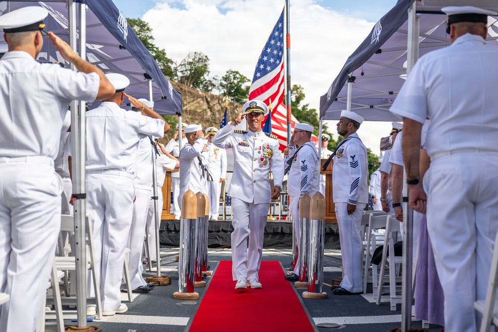 DESRON 15 holds change of command ceremony aboard USS Howard (DDG 83) at Commander, Fleet Activities Yokosuka, Japan