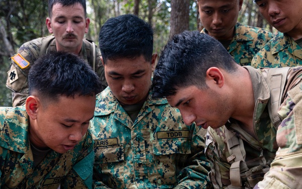 US Army, Royal Brunei Land Forces conduct land navigation training during Exercise Pahlawan Warrior 26