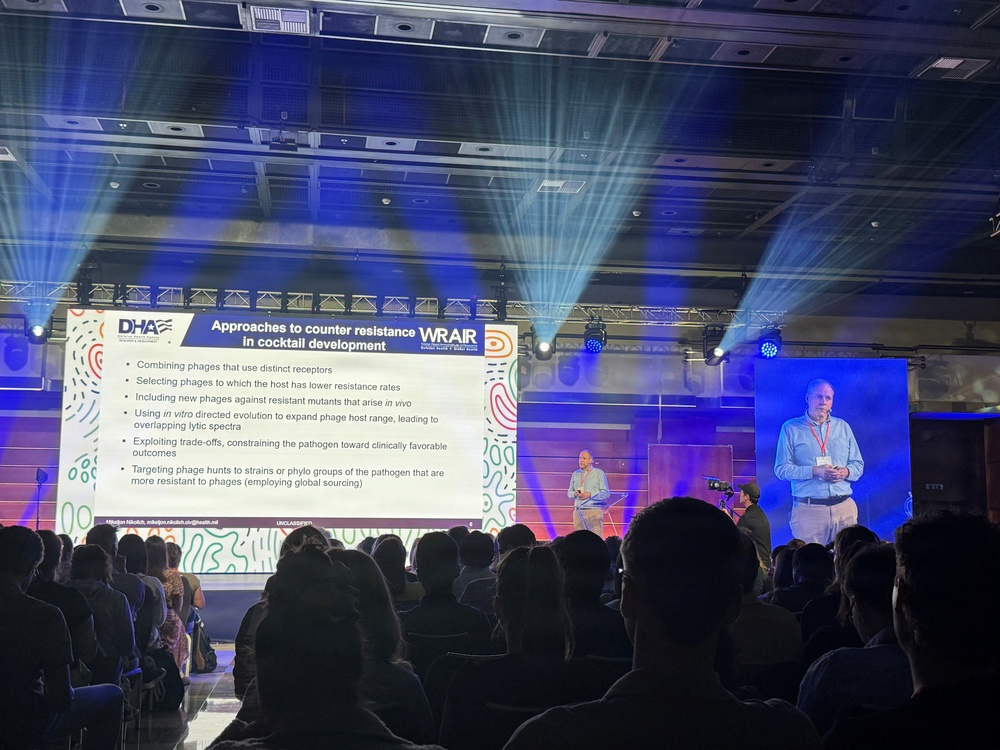 WRAIR’s Wound Infections Department presents at the Viruses of Microbes Conference 2026