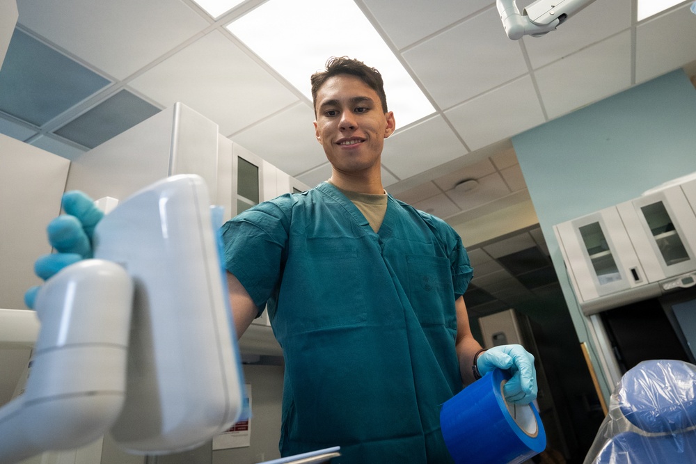 From Molars to Mechanics: Army Reserve dental specialist pursues future in physics, engineering
