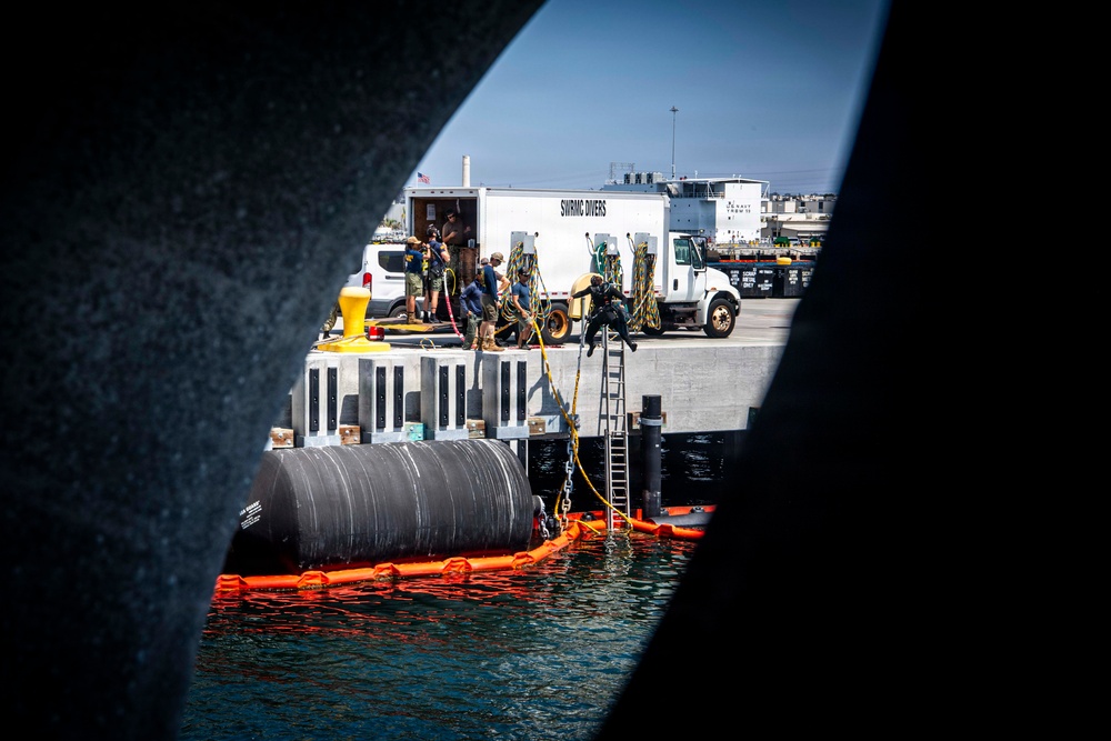 USS Cincinatti Conducts Inport Operations