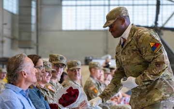 B Co, 3-501st AHB-M, 1st AD CAB, conducts change of command ceremony
