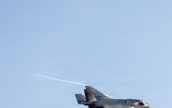 VMFA-231 receives new F-35B Lightning II aircraft