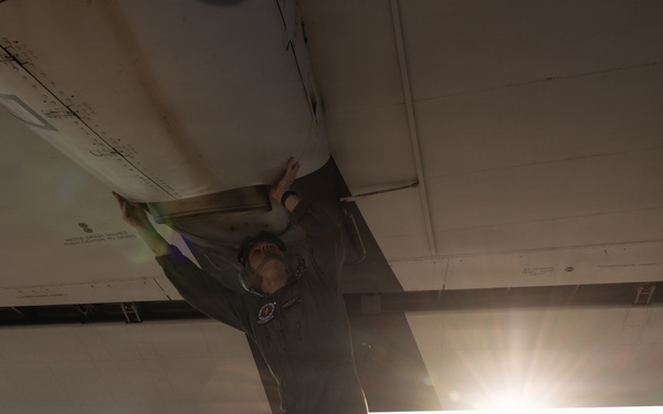 VMGR-152 executes Evergreen 26 battlefield illumination