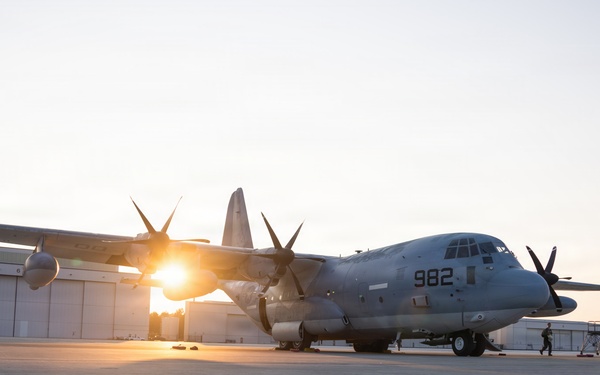 VMGR-152 executes Evergreen 26 battlefield illumination