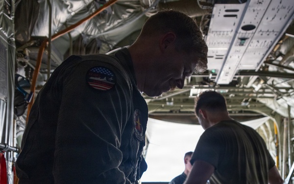 VMGR-152 executes Evergreen 26 battlefield illumination
