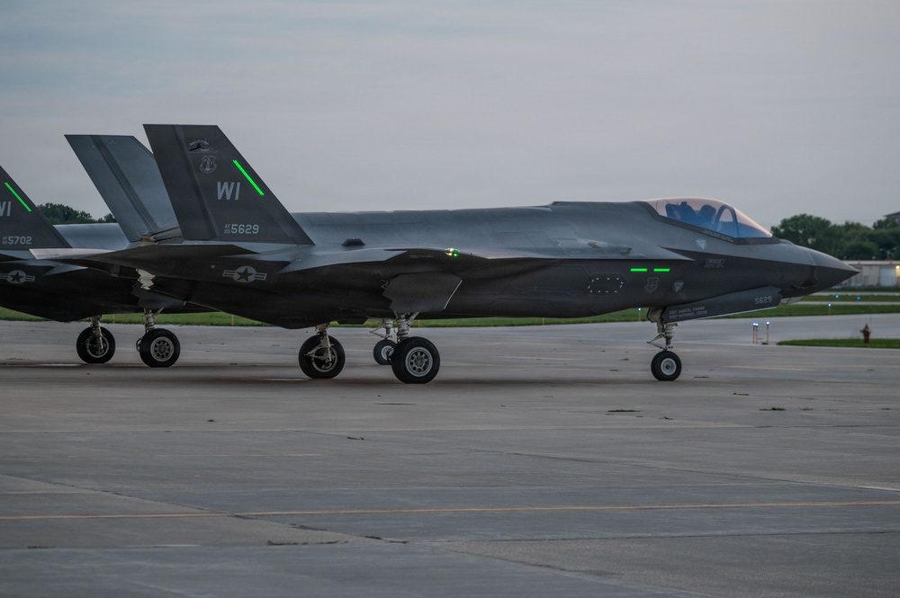 115th Fighter performs night flying operations increasing mission readiness