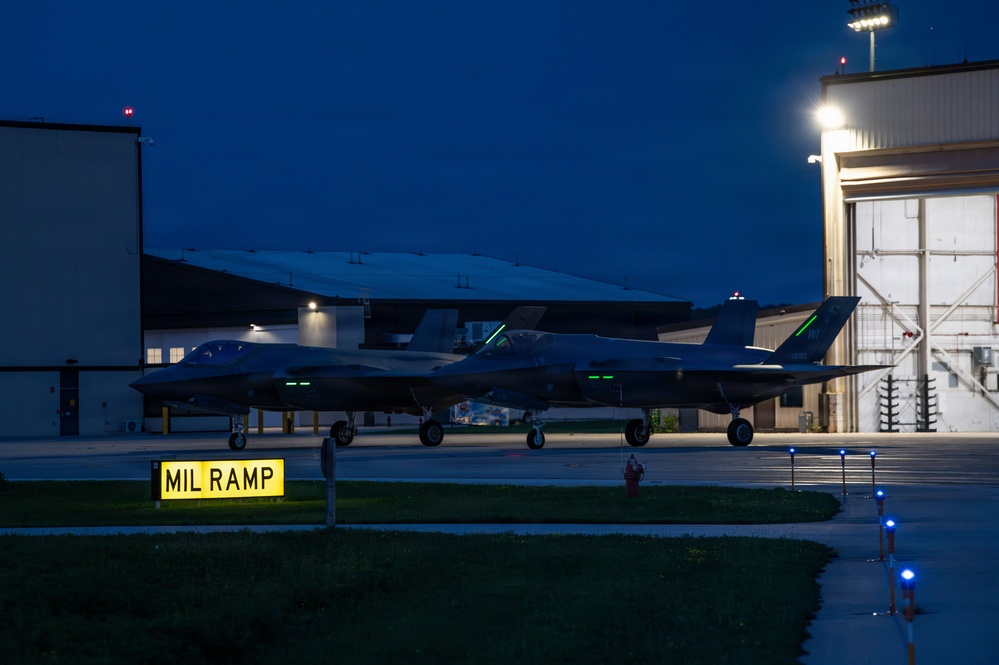 115th Fighter performs night flying operations increasing mission readiness