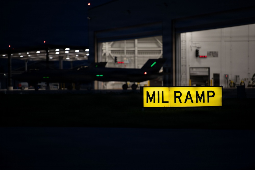 115th Fighter performs night flying operations increasing mission readiness