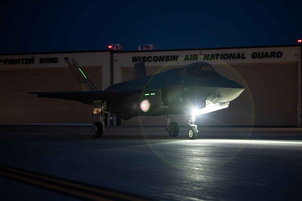 115th Fighter performs night flying operations increasing mission readiness