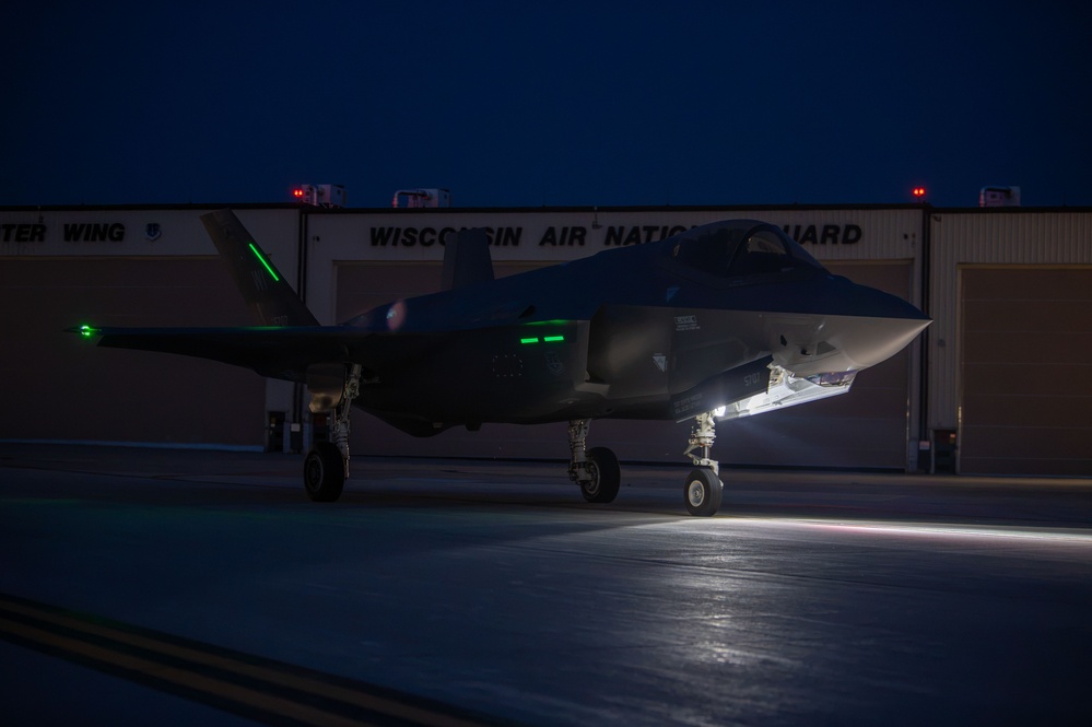 115th Fighter performs night flying operations increasing mission readiness